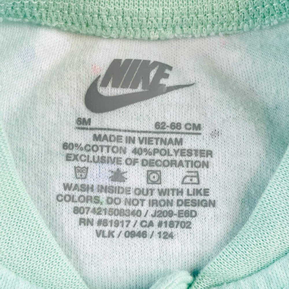 NIKE • Mint/Multi Dotted Sleeper Footie Pajamas, 6M - Picture 14 of 15